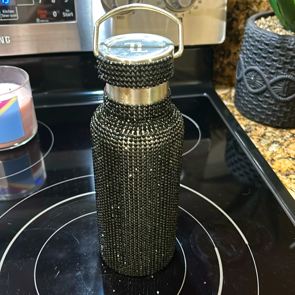 Tomo brand 500ml Black water bottle with functional straw lid